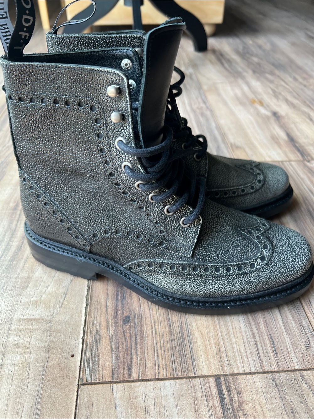 John Fluevog Men's Textured Black Wingtip Chukka Boots OBO - Picture 2 of 8